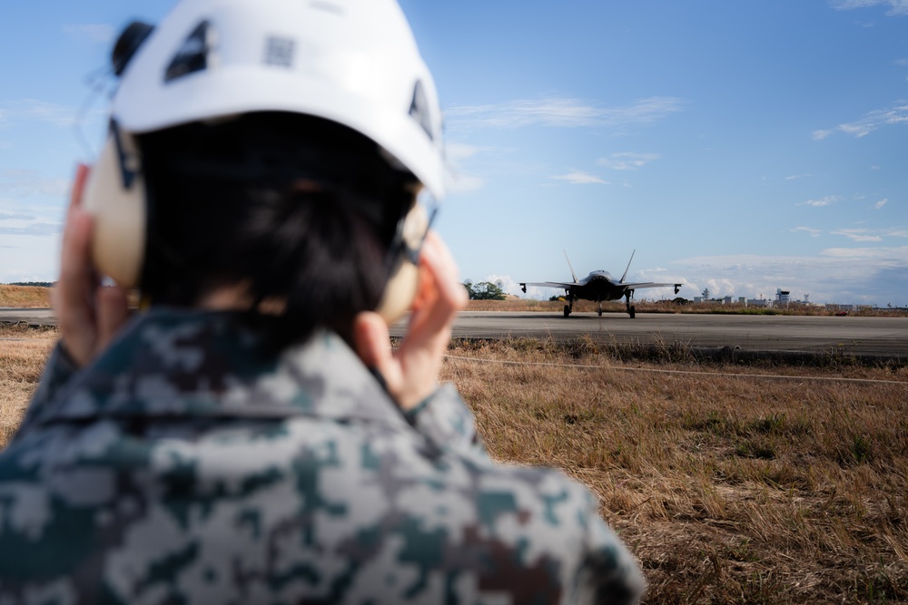 NATR: MWSS-171 conducts FARP operations at Nyutabaru Air Base, JASDF observe