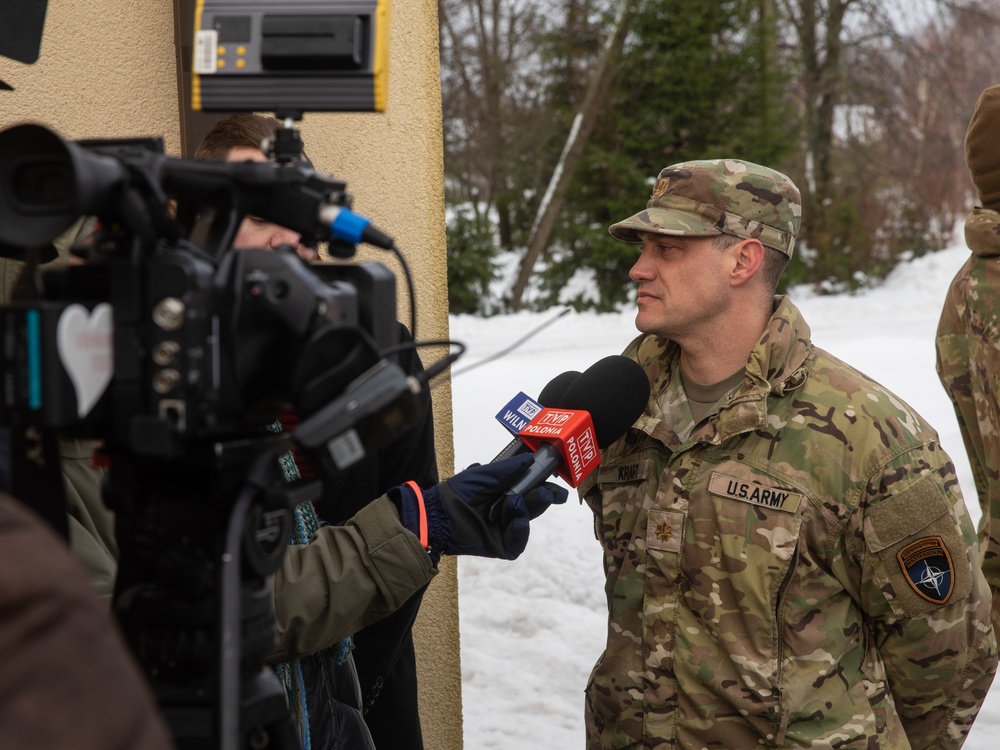 Task Force Marne Soldiers deliver Christmas packages to Lithuanian community