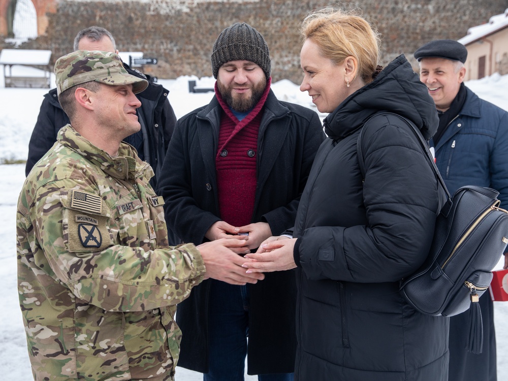 Task Force Marne Soldiers deliver Christmas packages to Lithuanian community