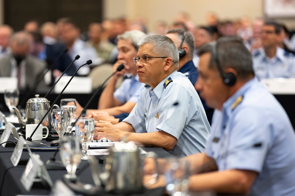 South American air chiefs converge to forge a path together