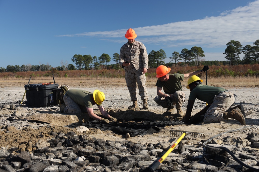 Marine Wing Support Squadron (MWSS) 272 trains during Operation Potomac Enforcer