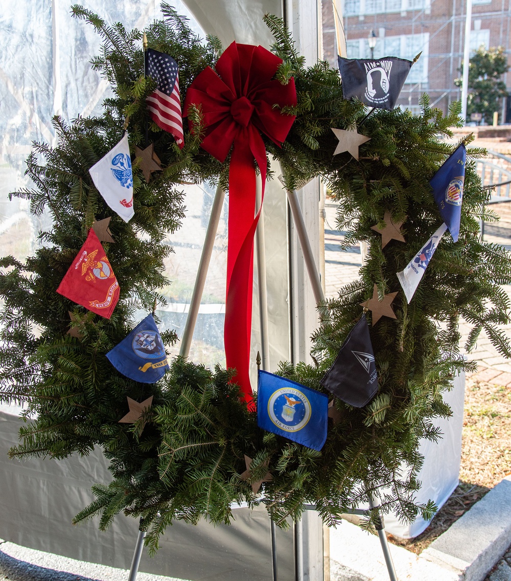 Dover AFB leadership participates in Wreaths Across America ceremony