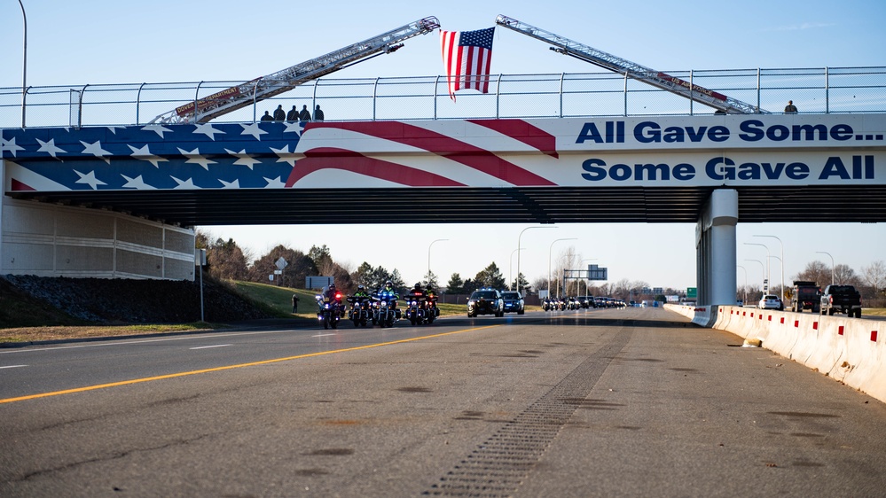 Dover AFB leadership participates in Wreaths Across America ceremony