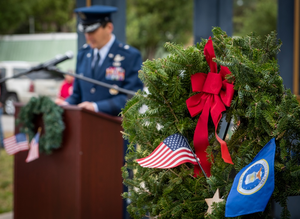 DVIDS - Images - Wreaths Across America [Image 9 of 13]