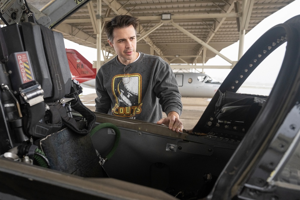 American Idol, Kris Allen's 12th Flying Training Wing Tour