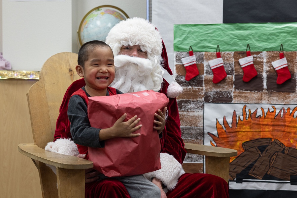 Alaska Marines deliver toys to children in remote locations
