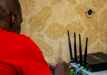 Teamwork keeps Hawaii Wildfire Response EFO communicating during unexpected move