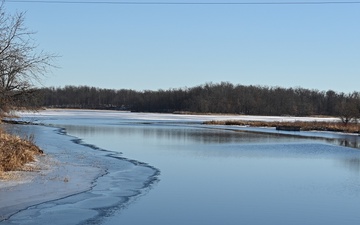Corps of Engineers urges caution as lakes and rivers freeze