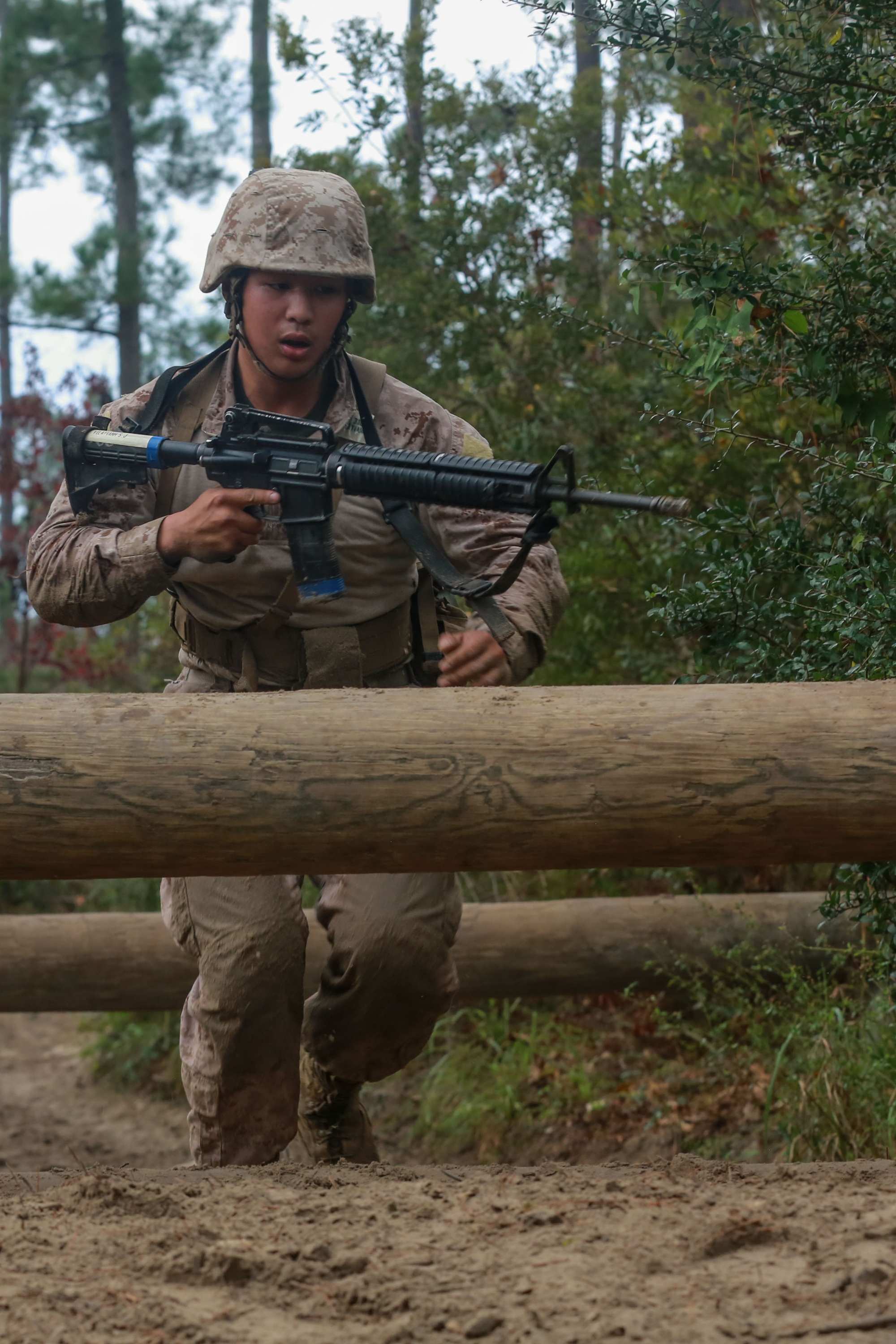 Images - Rct. Vilayvahn Navigates the E-Course [Image 3 of 8] - DVIDS
