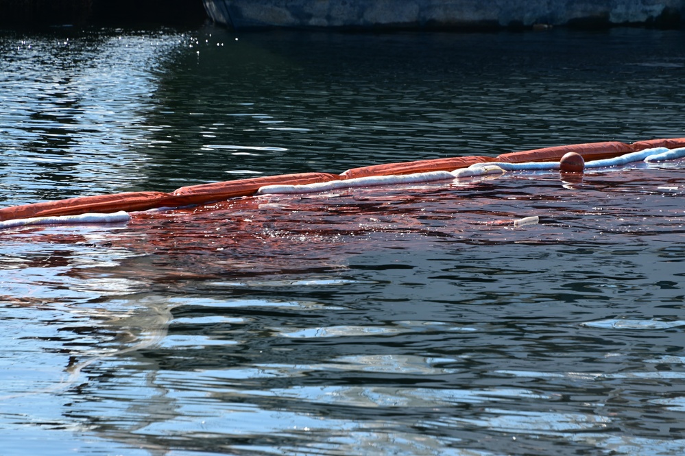 Coast Guard Sector St. Petersburg responds to sunken vessel off Tampa Shrimp Docks