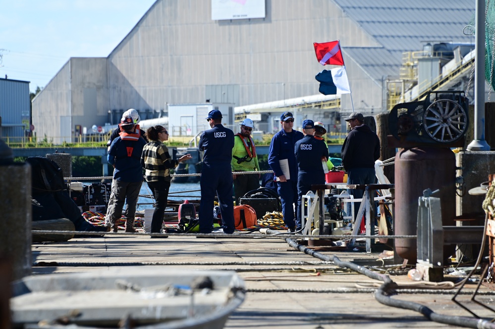 Coast Guard Sector St. Petersburg responds to sunken vessel off Tampa Shrimp Docks