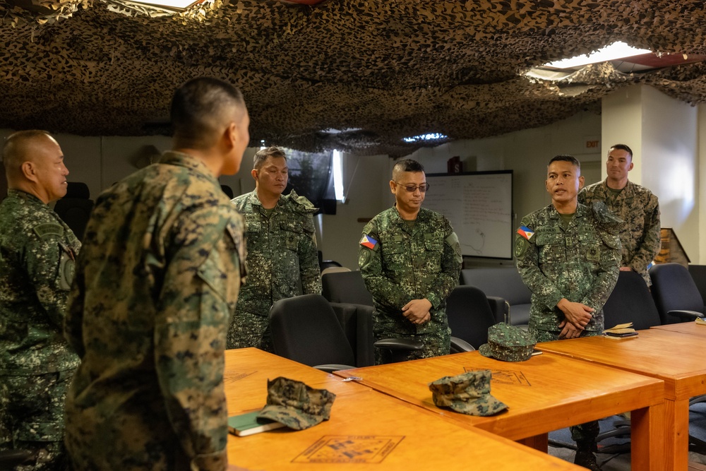 Senior Philippine Marine Corps Leadership Visit Camp Pendleton