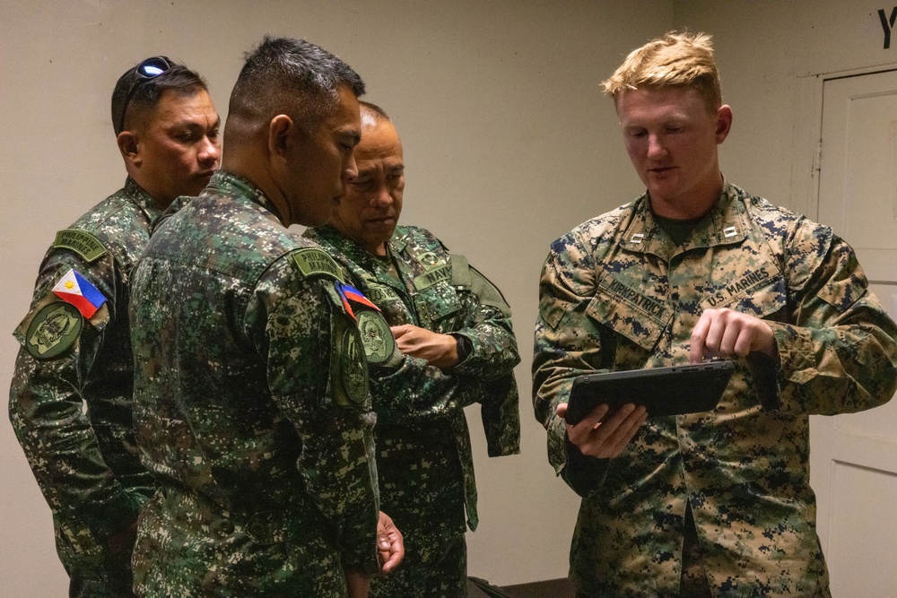 Senior Philippine Marine Corps Leadership Visit Camp Pendleton