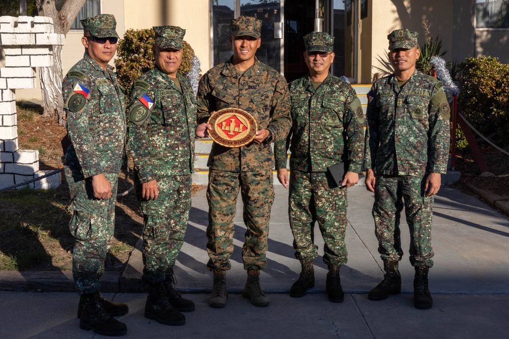 Senior Philippine Marine Corps Leadership Visit Camp Pendleton