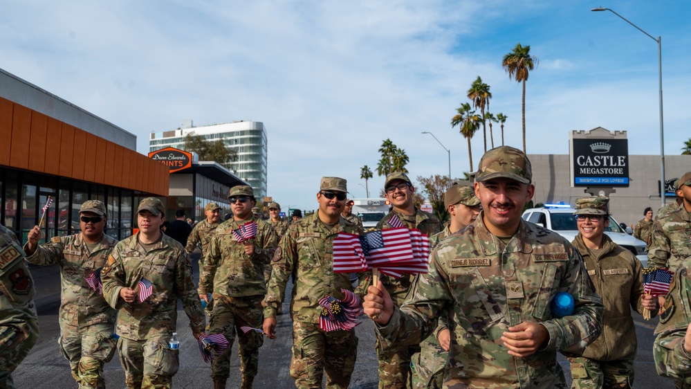 Luke Participates in Fiesta Bowl Parade