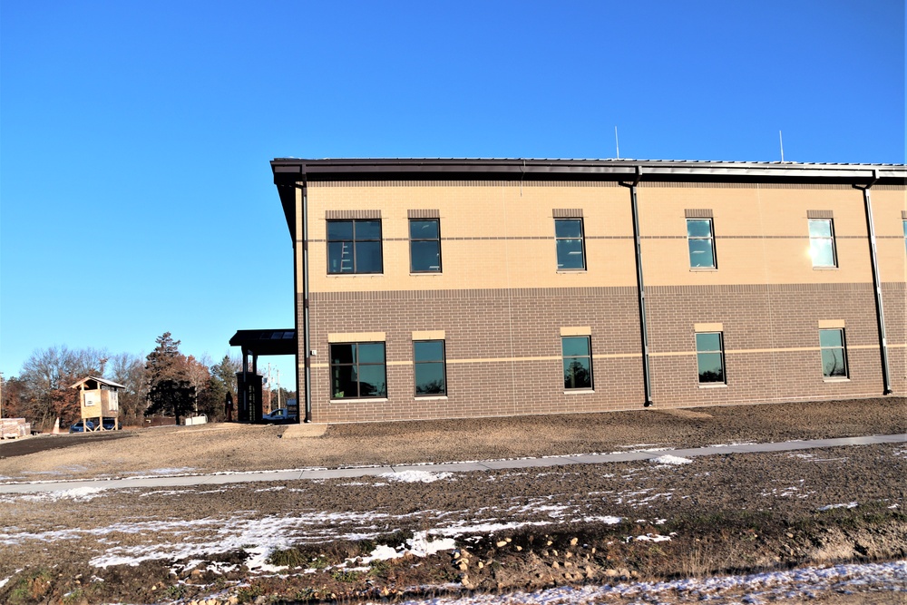 Fort McCoy’s brigade headquarters construction project now 94 percent complete as Christmas 2023 draws near; work continues