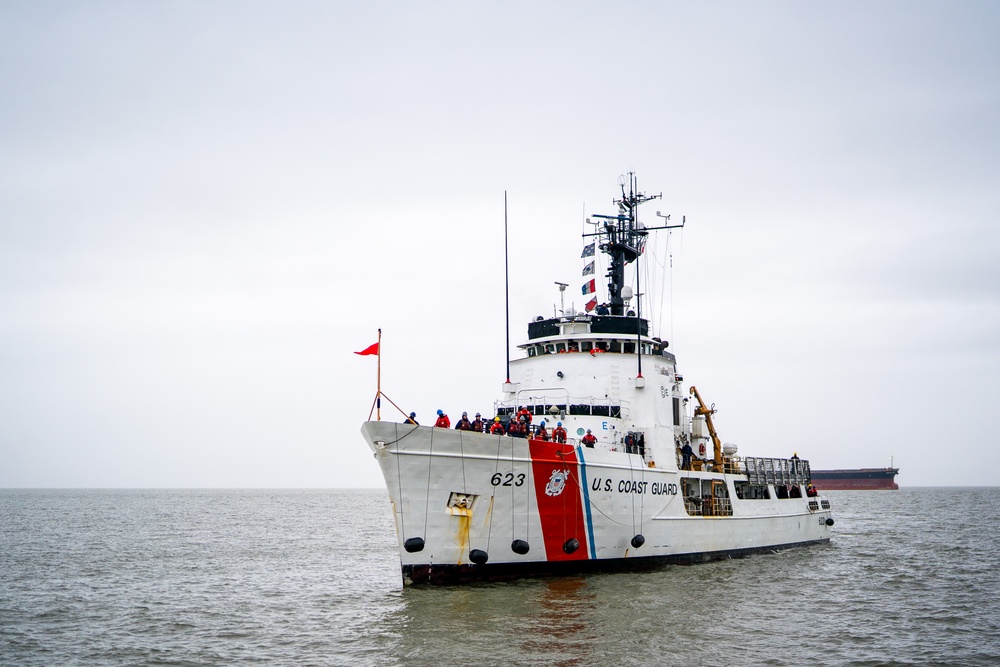 Coast Guard Cutter Steadfast returns to homeport in Astoria, Oregon