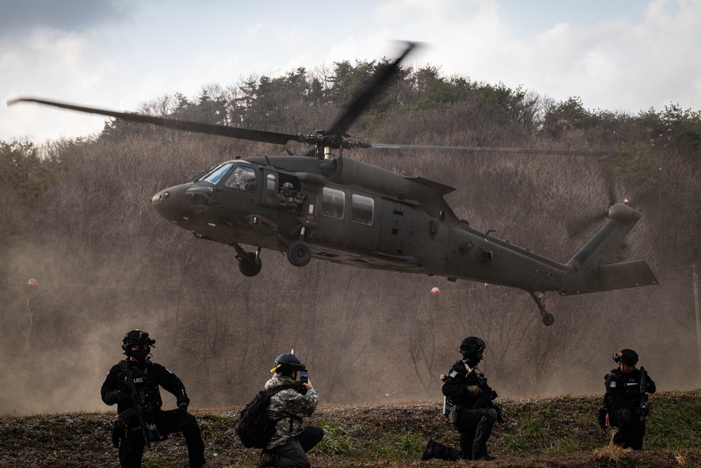 ROK and U.S. special operations personnel strengthen integrated deterrence posture during combined exercise