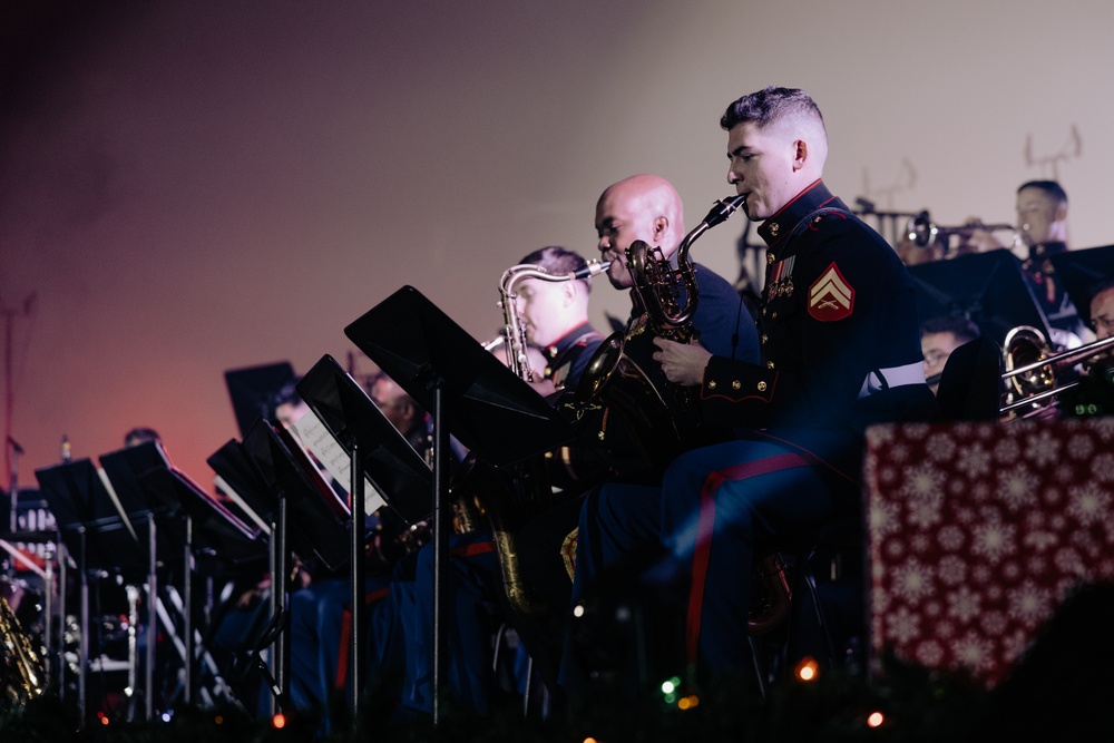 III MEF Band, MCCS partner up to bring the holidays to Camp Foster