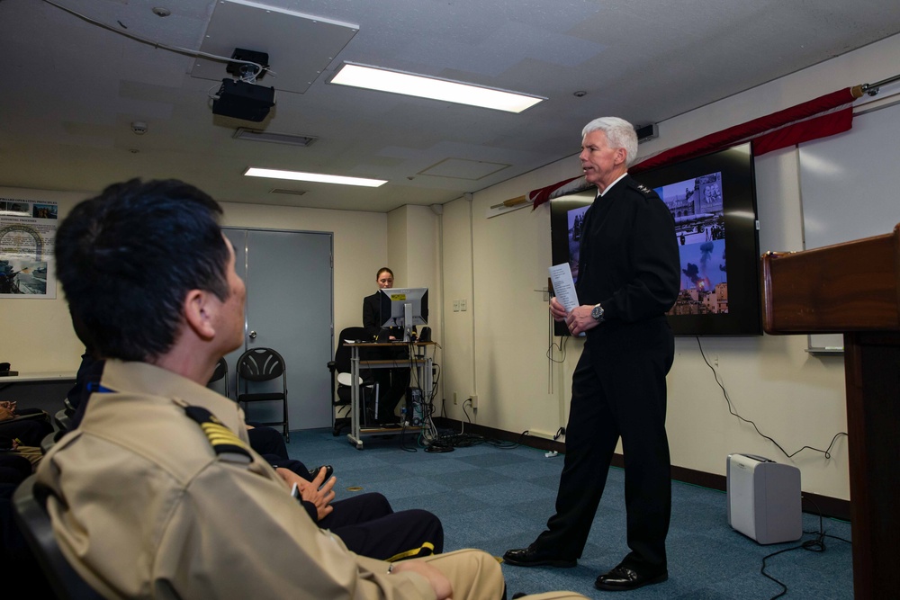 Commander, U.S. 7th Fleet Speaks with Joint Staff College Students