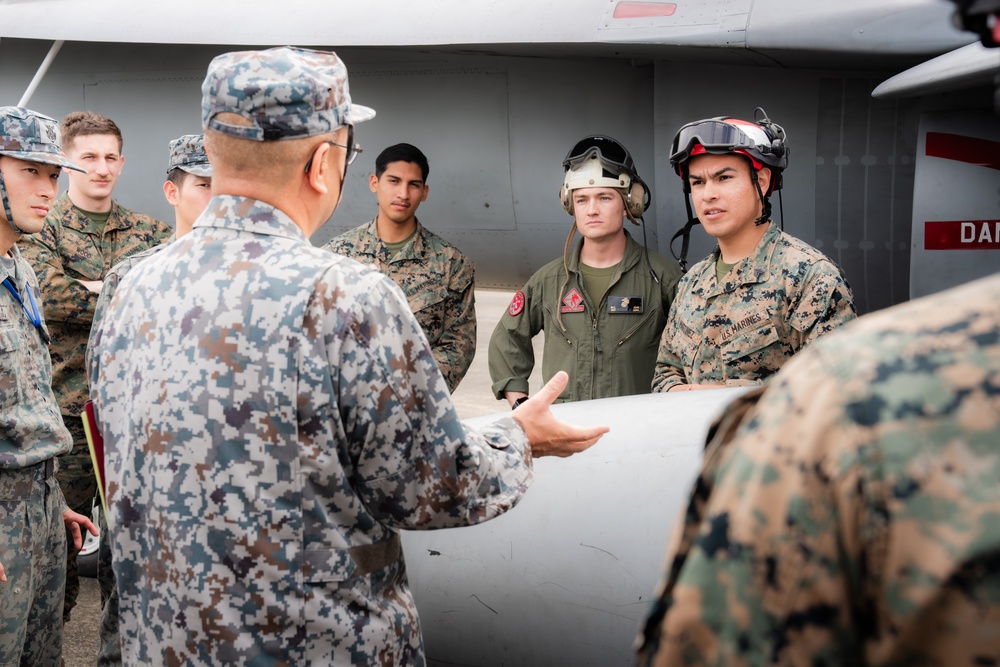 NATR: JASDF service members tour VMFA-232 F/A-18 Hornet aircraft