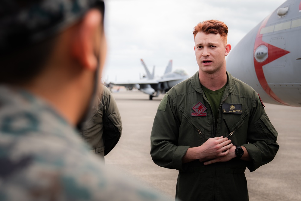 NATR: JASDF service members tour VMFA-232 F/A-18 Hornet aircraft