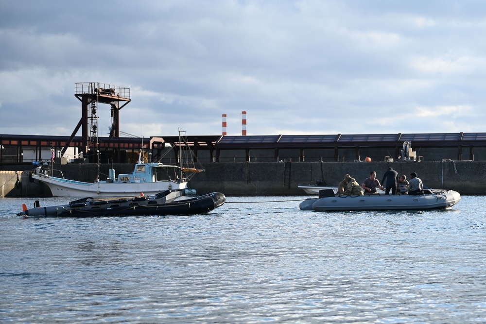 Joint Operations Center Yakushima Island Conducts Osprey Recovery Operations