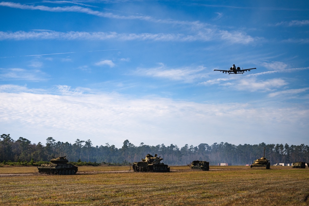 74 FS demonstrates airpower at Grand Bay Range