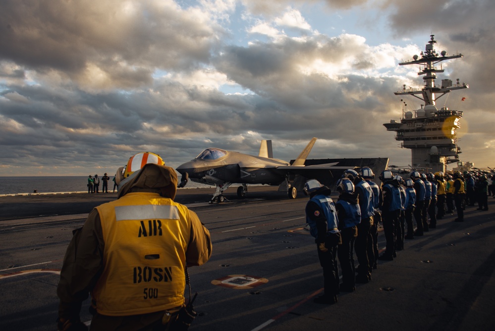 Squadrons Conduct Flyoff Aboard USS George Washington