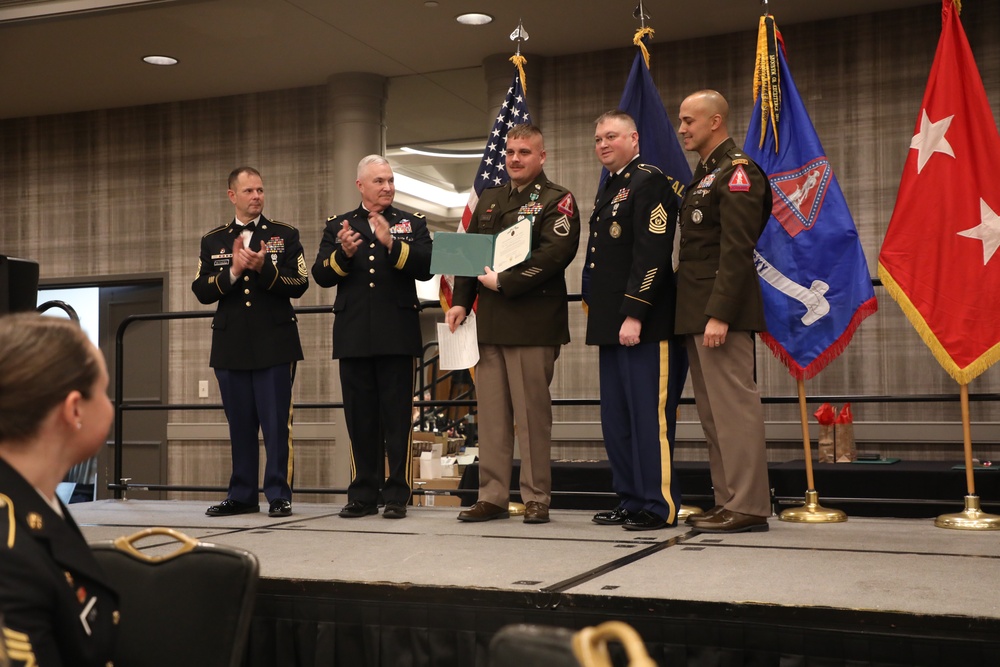 Kentucky Guard Recruiters awarded for hard work