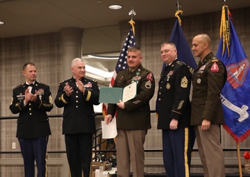 Kentucky Guard recruiters awarded for hard work