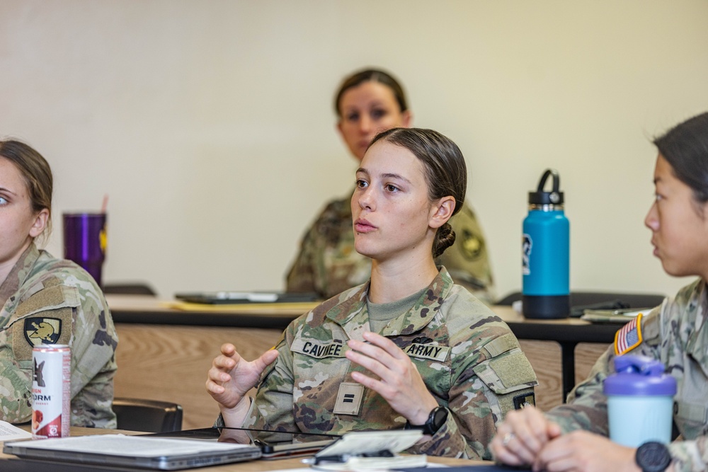 Former FBI Agent Teaches Cadets Negotiation Methods Using “Boy In The Bunker” Case