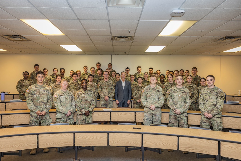 Former FBI Agent Teaches Cadets Negotiation Methods Using “Boy In The Bunker” Case