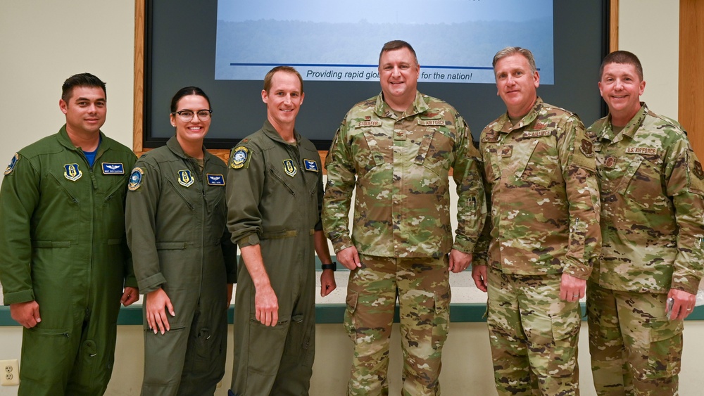 Reserve aircrew recognized for overcoming in-flight emergencies