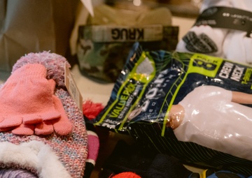 USACE Buffalo District ERA Donates Clothes to Neighbors in Need