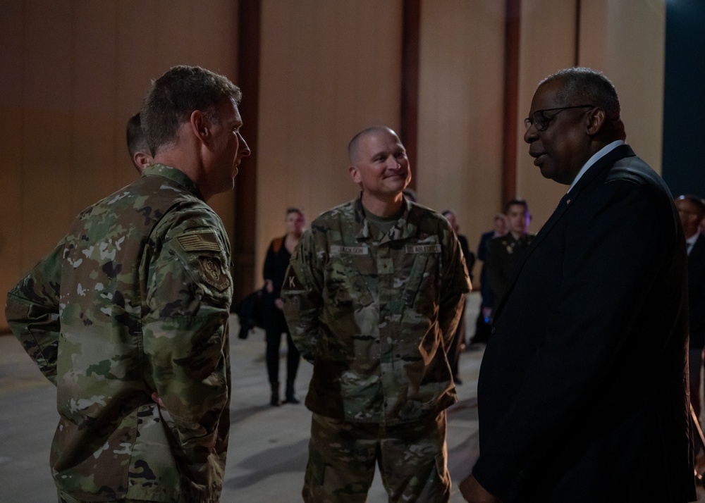 SECDEF visits Al Udeid Air Base