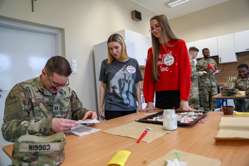 US Sustainment Soldiers visit Września School