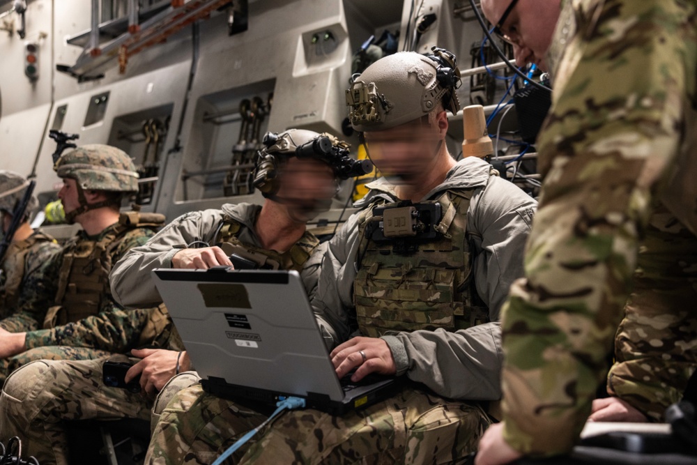 2/10 Marines and MARSOC conduct HIRAIN