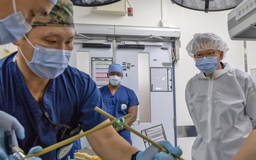 USNMRTC Yokosuka and JSDF held novel surgical team exercise.