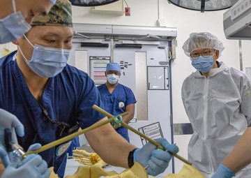 USNMRTC Yokosuka and JSDF held novel surgical team exercise.