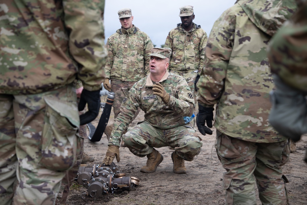 Sustainment Soldiers conduct refuel on the move training