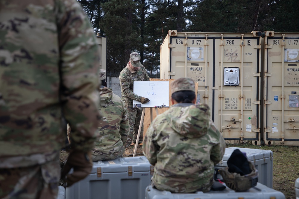 Sustainment Soldiers conduct refuel on the move training