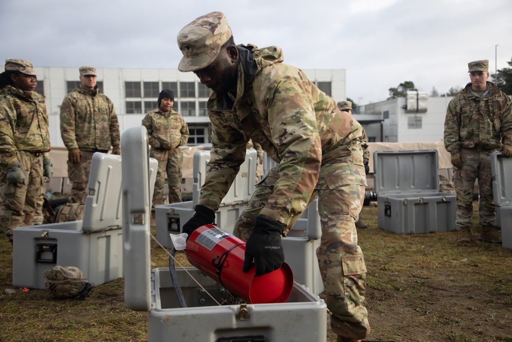 Sustainment Soldiers conduct refuel on the move training