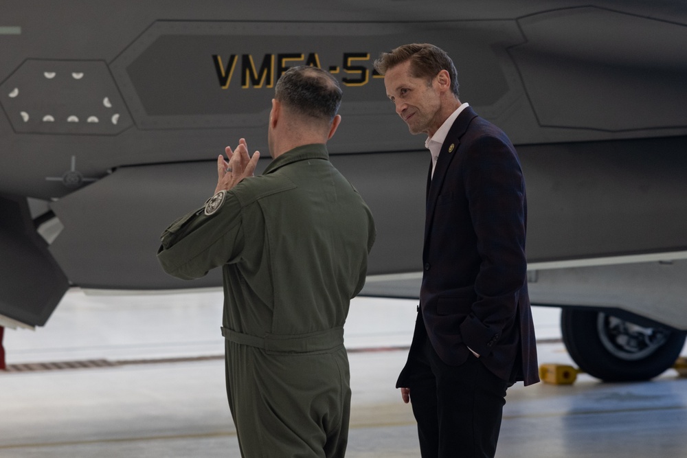 U.S. Rep. Rich McCormick visits Marine Fighter Attack Squadron (VMFA) 542