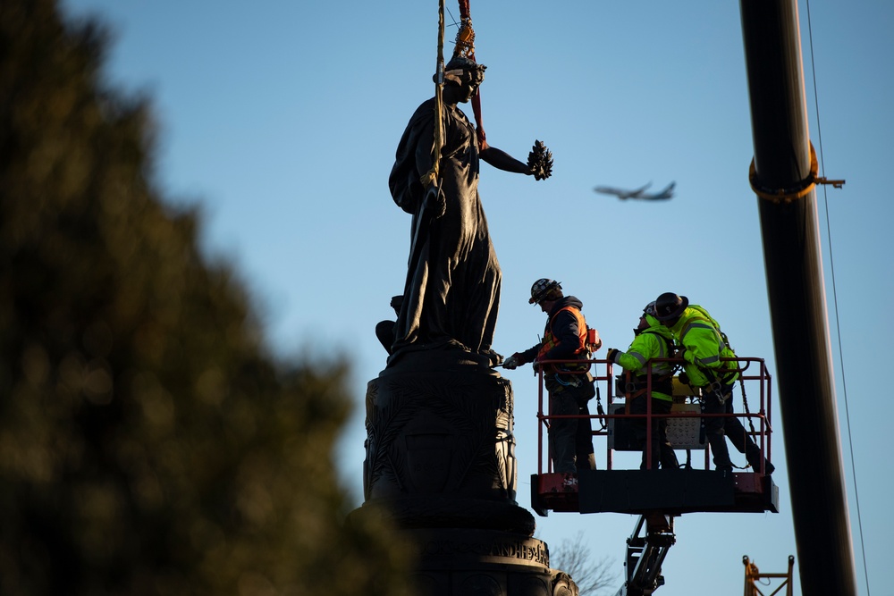 DVIDS - Images - Confederate Memorial Removal [Image 9 Of 28]