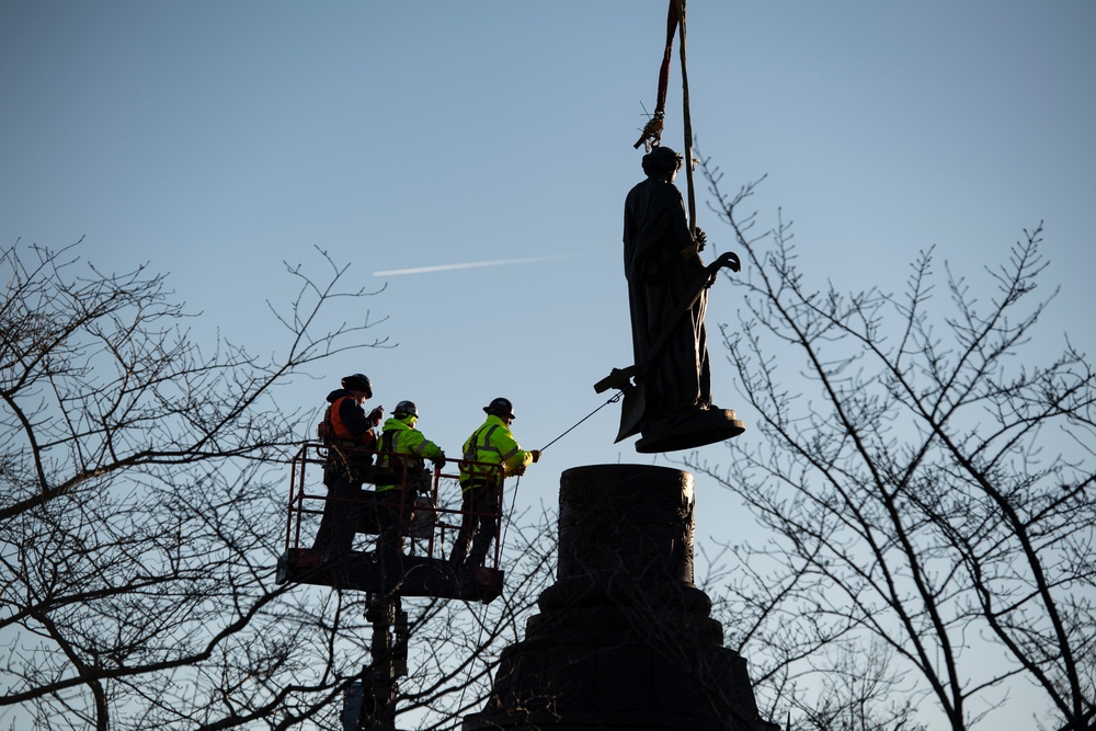 DVIDS - Images - Confederate Memorial Removal [Image 23 Of 28]