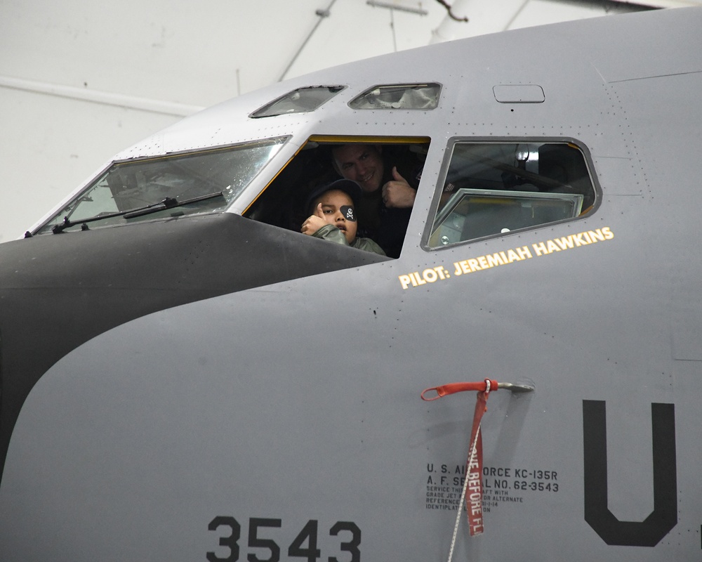 &quot;Pilot for a Day&quot; Jeremiah Hawkins visits 459th ARW