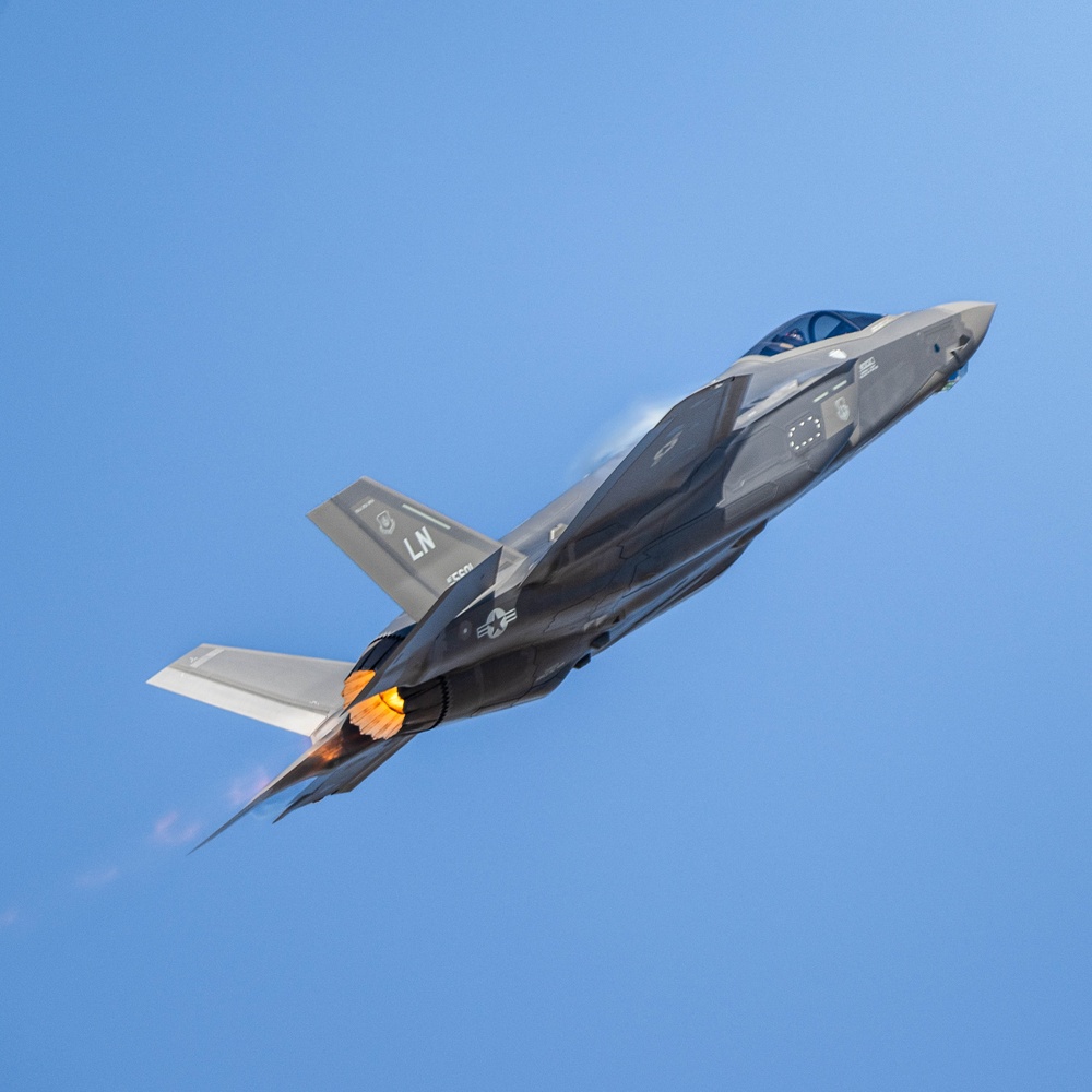 The F-35 Demo Team flies in the 2023 Dubai Airshow