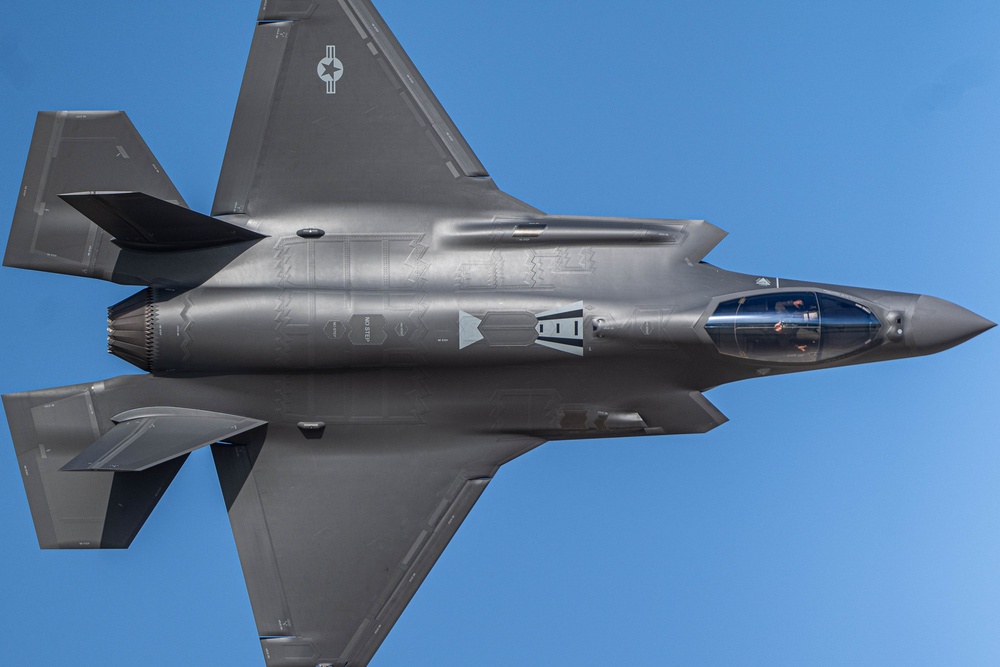The F-35 Demo Team flies in the 2023 Dubai Airshow