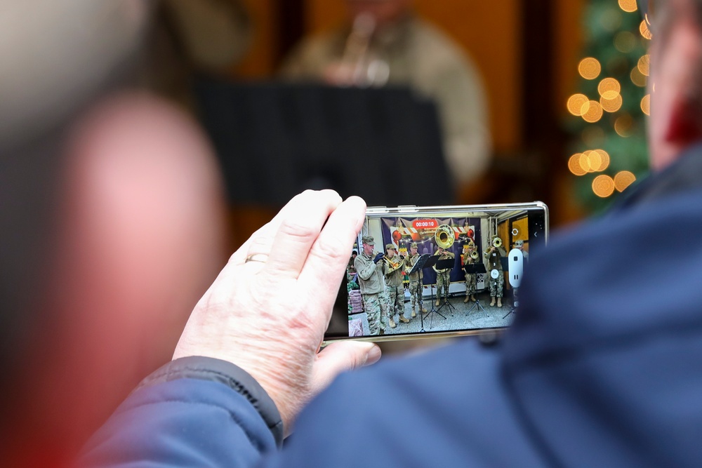 Army Band plays at Chicago Christkindlmarket